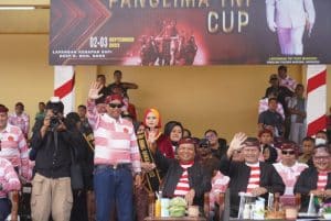 Panglima TNI Yudo Margono Resmi Membuka Lomba Karapan Sapi di Madura