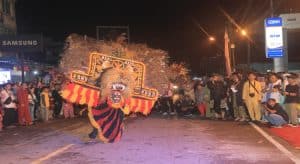 Pawai Budaya HUT ke-75 Bintan, Warga Padati Jalanan Hingga Tengah Malam