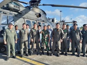 Sebelum Terbang ke Brunei Heli H225M RSAF Singapore Isi Bahan Bakar di Bandara RHF