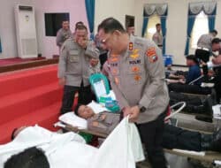 Jenderal Yan Fitri ‘Jahili’ Anggotanya Saat Donor Darah 