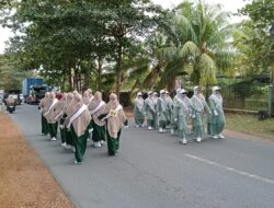 Sempena Kemerdekaan, 16 Tim Emak-Emak Majelis Taklim Bintan Timur Ramaikan Gerak Jalan